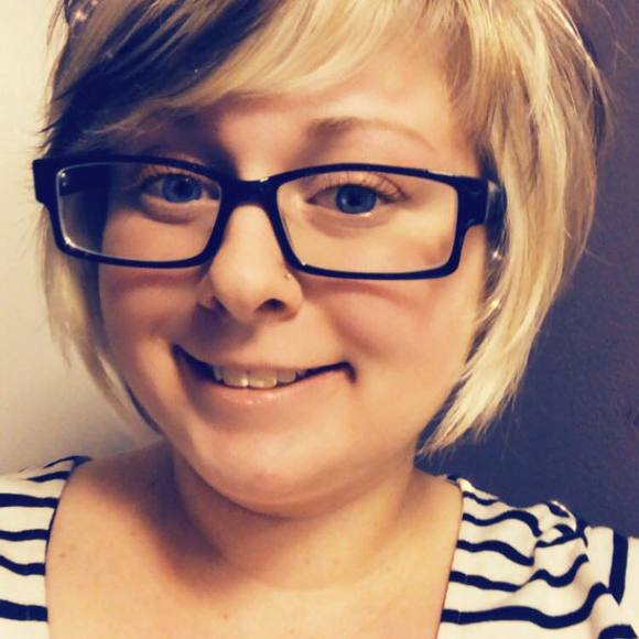 Meet your Posher, Courtney - Picture 1 of 1